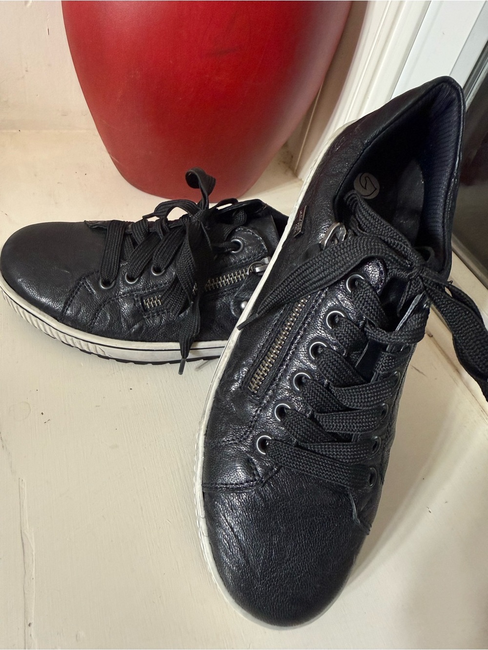 Remonte Boho Black Leather Lace-Up casual Sneakers with Side Zipper size 38